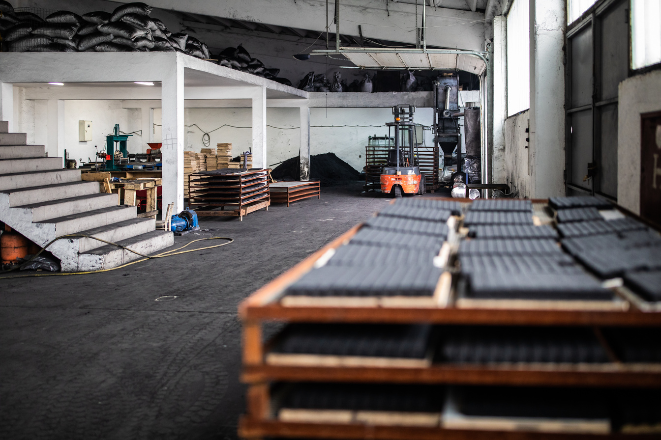 Factory of coconut charcoal for hookah